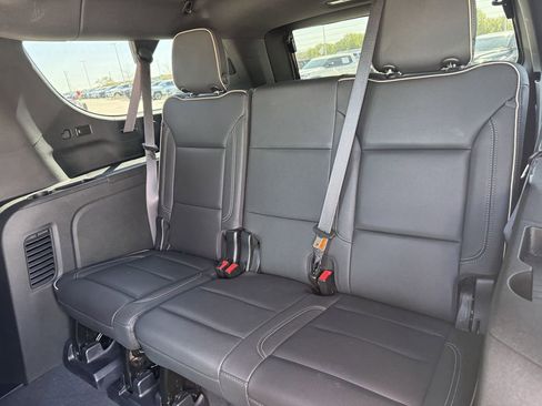 Used 2023 GMC Yukon XL SLT image 29