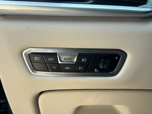 Used 2020 BMW X7 M50i w/ Executive Package AWD/4WD image 40