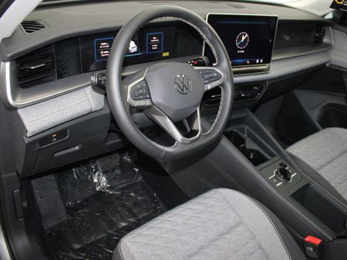 New 2025 Volkswagen Tiguan S FWD image 4
