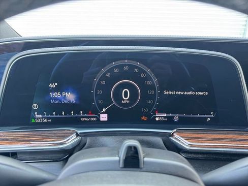 Used 2023 Cadillac Escalade Premium Luxury image 10