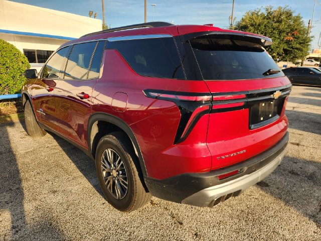 Used 2024 Chevrolet Traverse LT FWD image 3