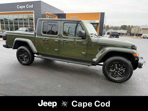 Used 2021 Jeep Gladiator Sport image 1