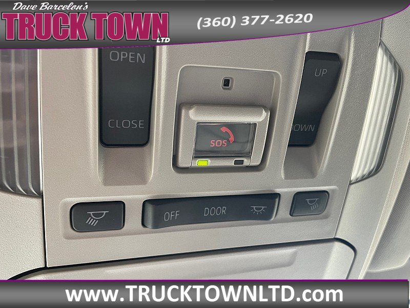 Used 2021 Toyota Highlander XLE AWD/4WD image 35