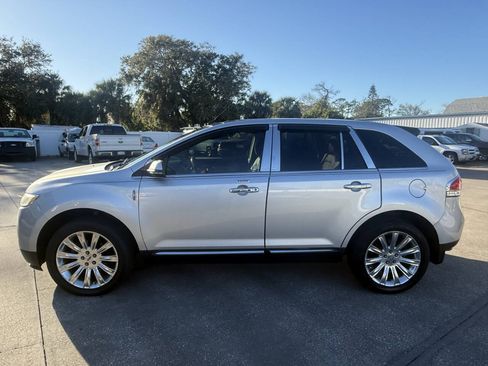 Used 2013 Lincoln MKX FWD image 5
