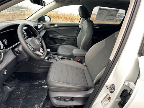 New 2026 Volkswagen Taos SE image 23