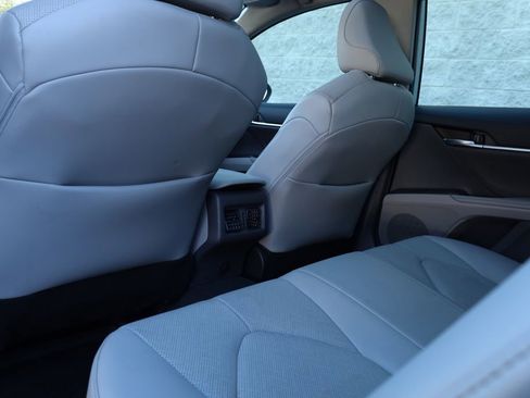 Used 2023 Toyota Camry XLE image 29