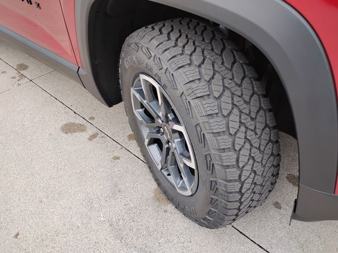 New 2026 Chevrolet Equinox ACTIV w/ Convenience Package III FWD image 27