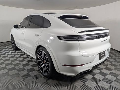 Certified 2025 Porsche Cayenne GTS AWD/4WD image 3