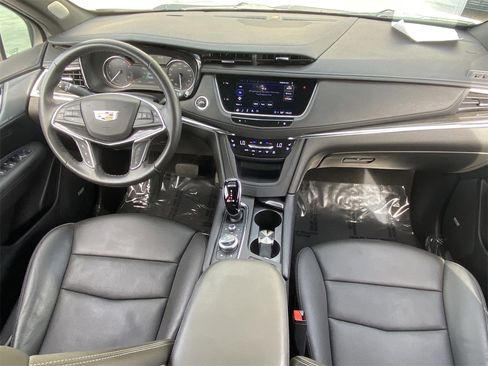 Certified 2022 Cadillac XT5 Premium Luxury w/ LPO, Floor Liner Package image 17