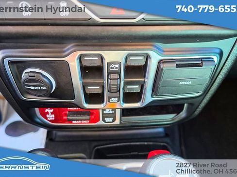 Used 2023 Jeep Wrangler Unlimited Rubicon image 13