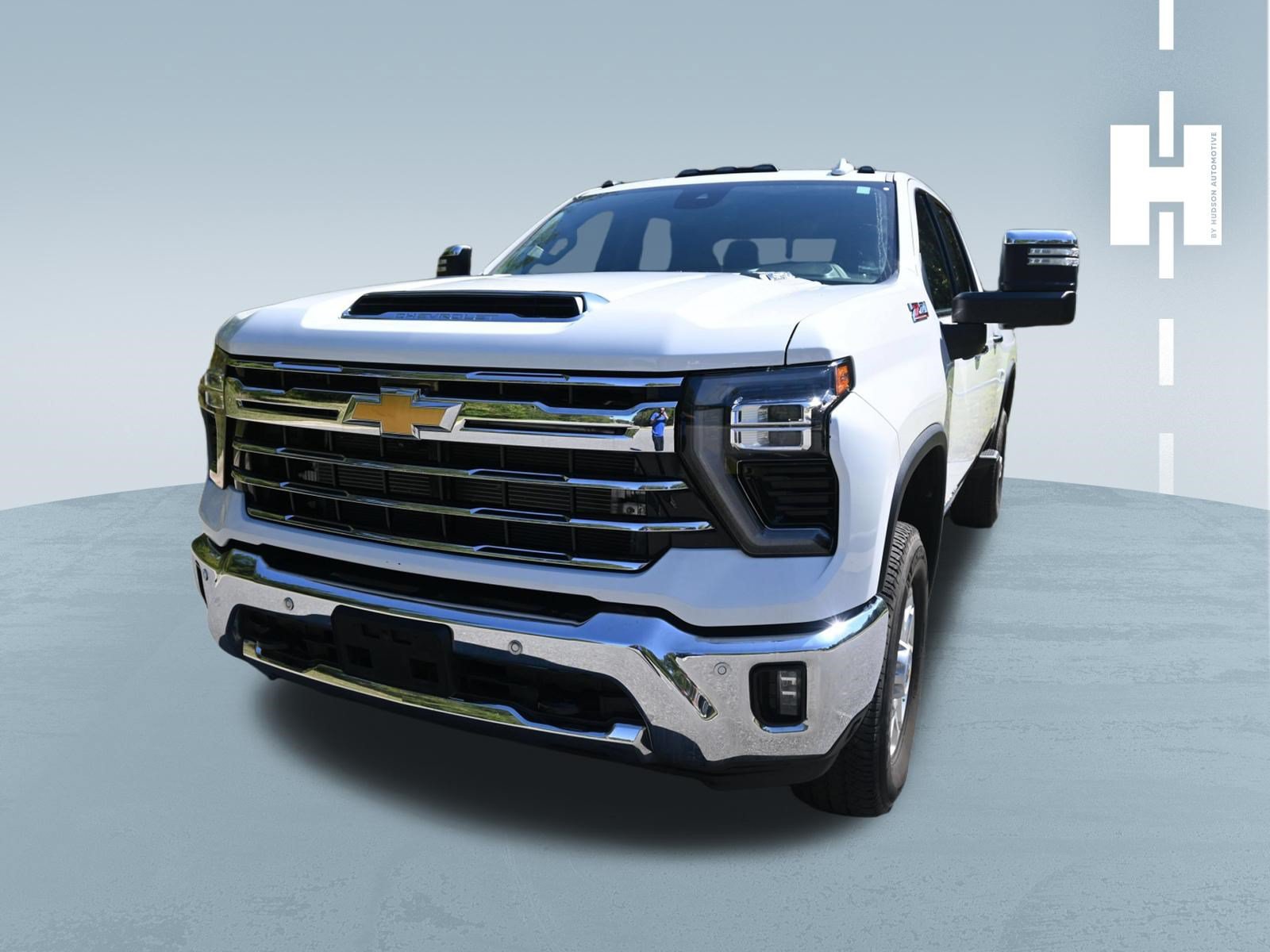 Used 2024 Chevrolet Silverado 3500 LTZ w/ LTZ Convenience Package AWD/4WD image 2