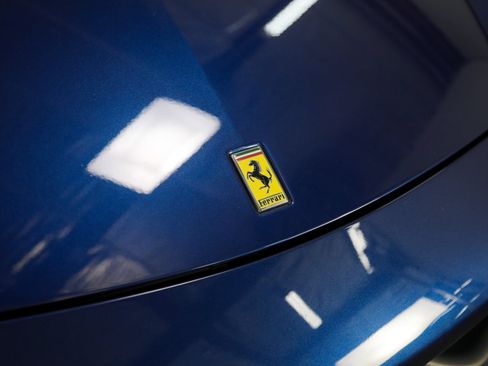 Used 2015 Ferrari 458 Spider RWD image 12