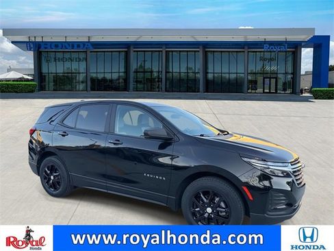 Used 2022 Chevrolet Equinox LS w/ LS Convenience Package image 1