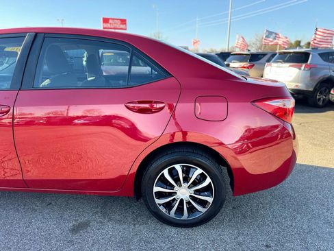 Used 2018 Toyota Corolla LE image 11