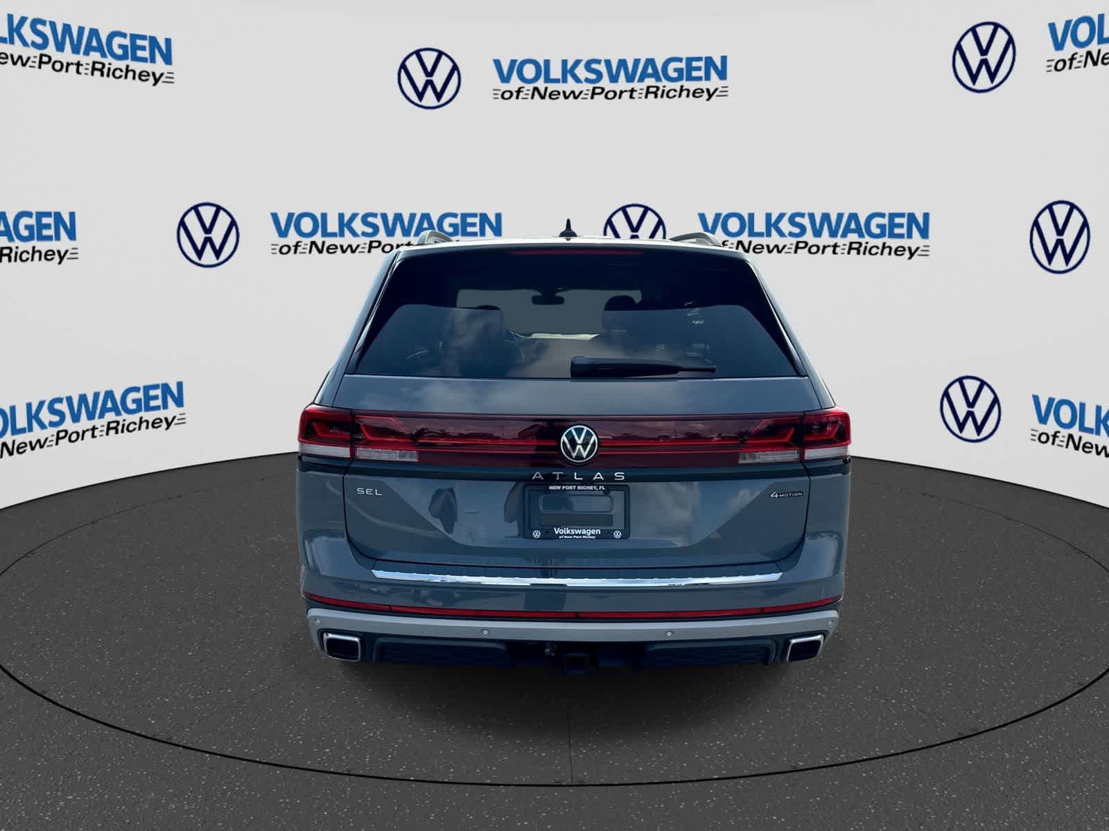 Used 2024 Volkswagen Atlas Peak Edition SEL AWD/4WD image 13