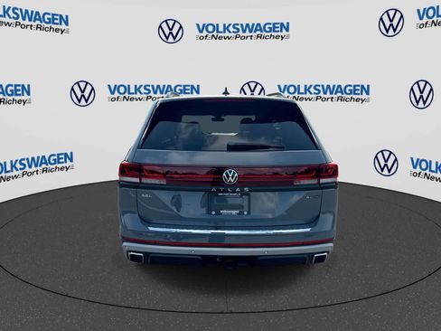 Used 2024 Volkswagen Atlas Peak Edition SEL AWD/4WD image 13