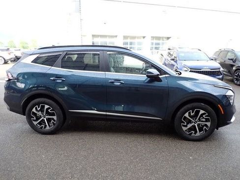 Certified 2025 Kia Sportage EX w/ EX Premium Package AWD/4WD image 8