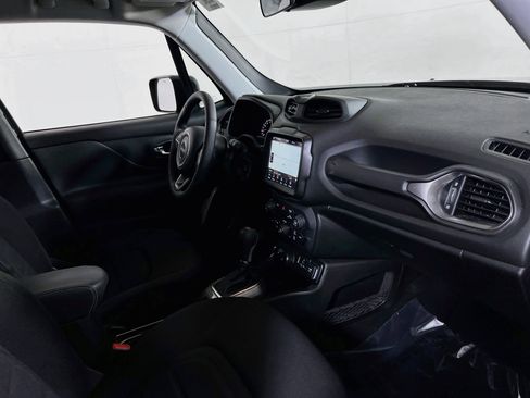 Used 2022 Jeep Renegade Latitude image 27