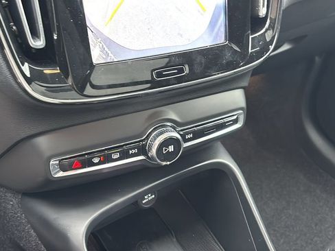Certified 2026 Volvo XC40 B5 Plus AWD/4WD image 20