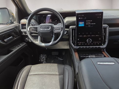 Used 2025 GMC Yukon XL Denali AWD/4WD image 21