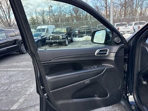 Used 2022 Jeep Grand Cherokee Limited image 37