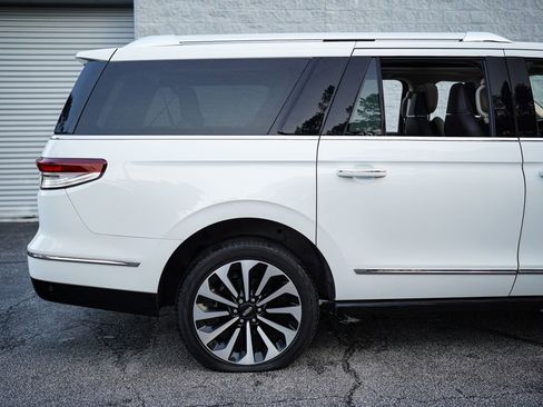 Used 2023 Lincoln Navigator L Reserve AWD/4WD image 15