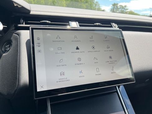 New 2026 Land Rover Range Rover Velar Dynamic SE image 17