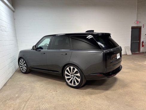 Used 2025 Land Rover Range Rover SE AWD/4WD image 10