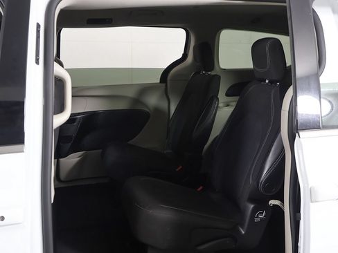 Used 2023 Chrysler Voyager LX FWD image 23
