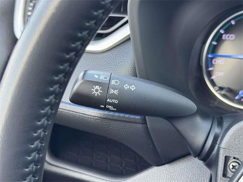 Used 2022 Toyota RAV4 SE w/ SE Grade Weather Package image 26