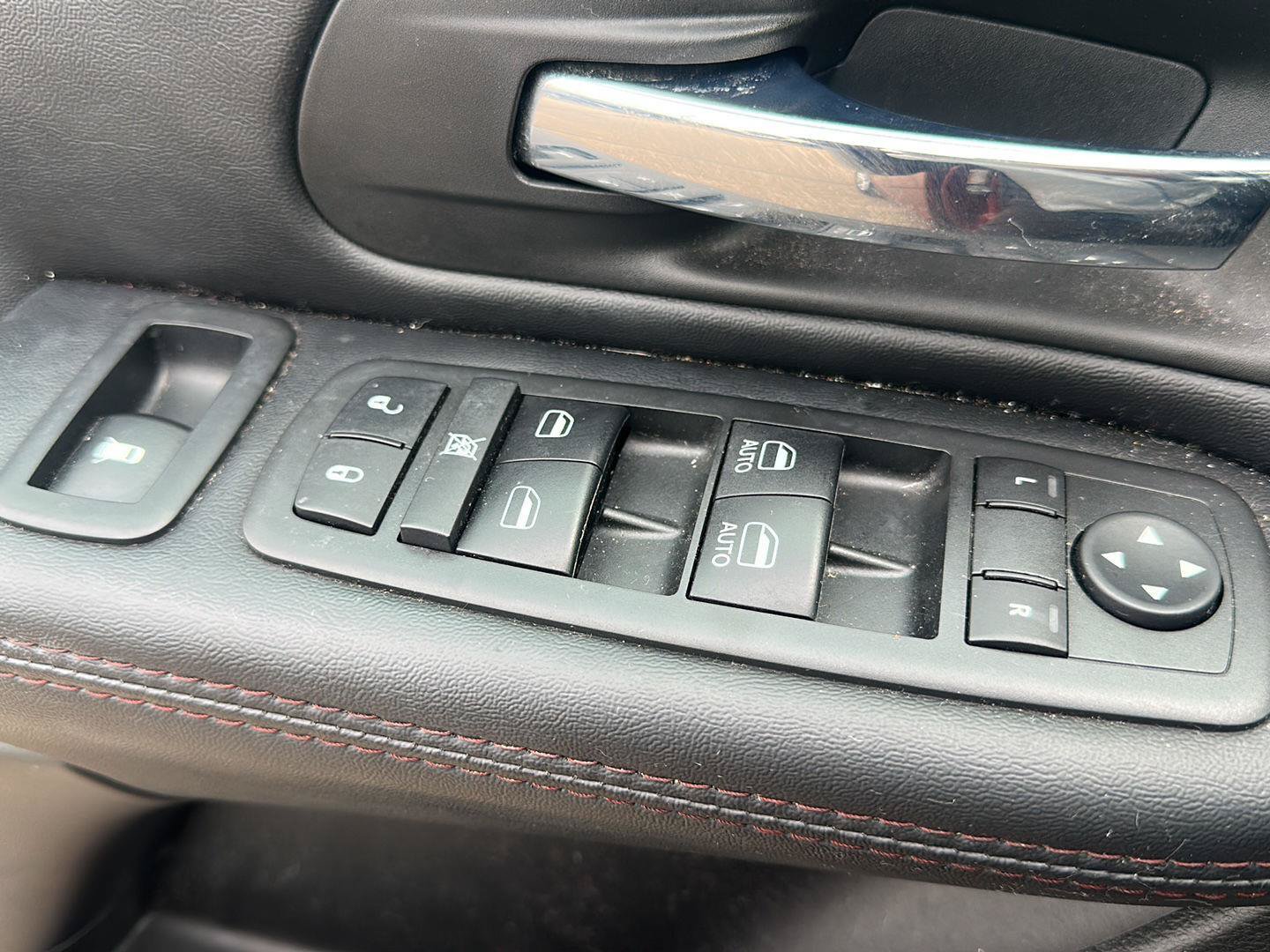 Used 2019 Dodge Grand Caravan SE FWD image 22