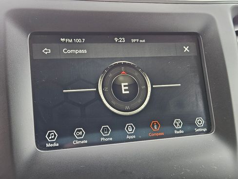 Used 2020 Jeep Cherokee Latitude FWD image 24