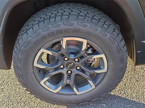 New 2026 Chevrolet Equinox ACTIV image 5