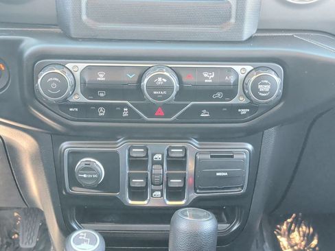 Used 2022 Jeep Wrangler Unlimited Sport AWD/4WD image 28
