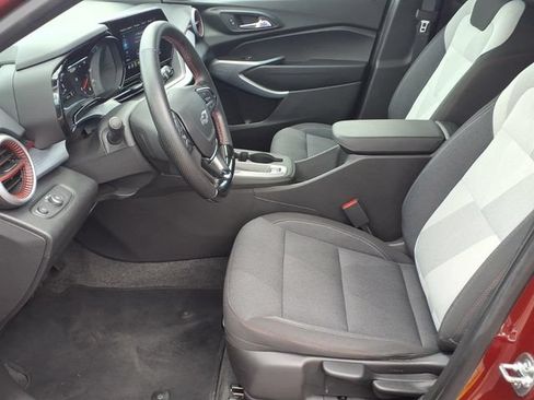 Certified 2025 Chevrolet Trax RS w/ Driver Confidence Package FWD image 15