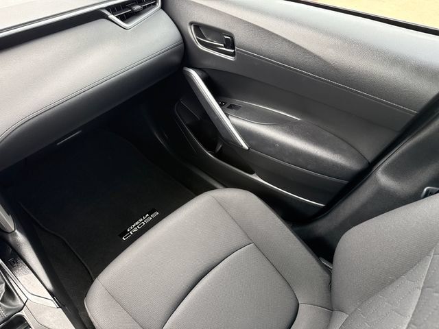 Used 2023 Toyota Corolla Cross LE FWD image 12
