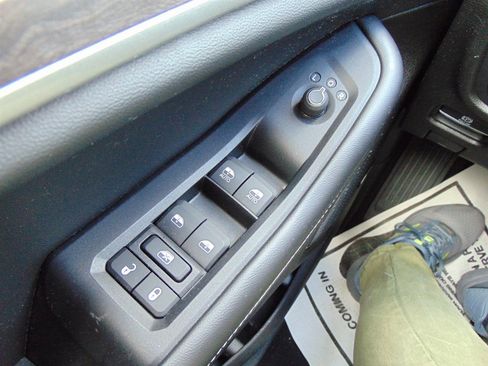 Used 2023 Jeep Grand Cherokee image 47