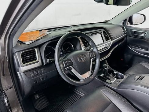 Used 2019 Toyota Highlander Limited AWD/4WD image 7