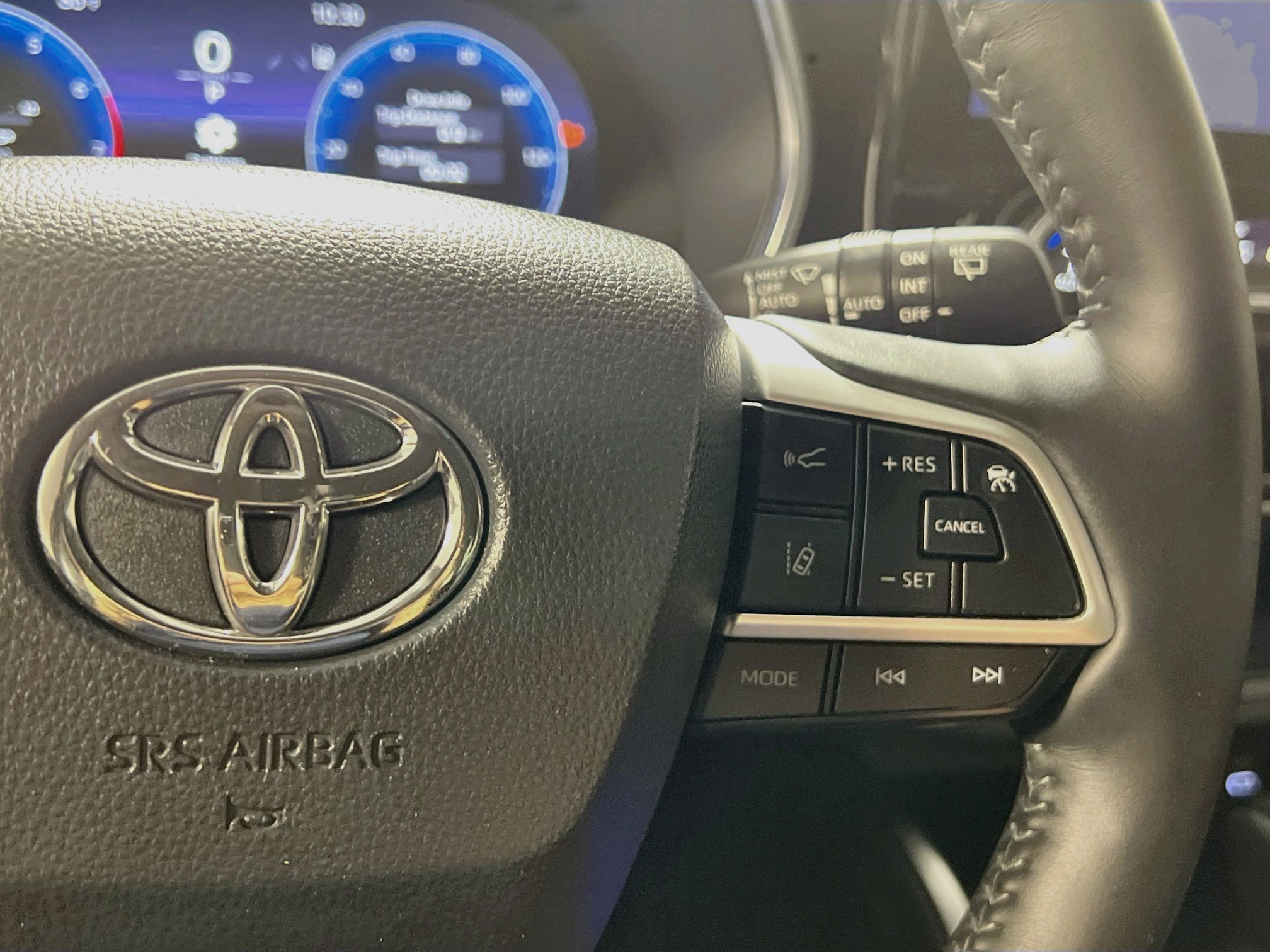 Used 2024 Toyota Highlander Platinum AWD/4WD image 20
