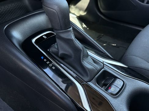 Used 2022 Toyota Corolla LE FWD image 21