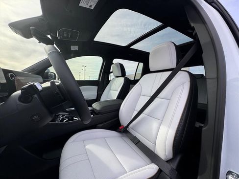 New 2026 Chevrolet Traverse High Country w/ LPO, Floor Liner Package image 16