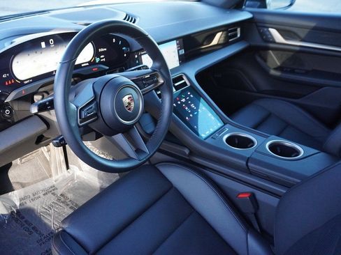 Used 2023 Porsche Taycan 4 Cross Turismo image 32