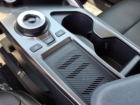 Certified 2023 Kia EV6 Wind w/ Wind Technology Package AWD/4WD image 18