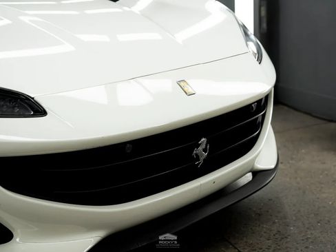 Used 2020 Ferrari Portofino RWD image 27