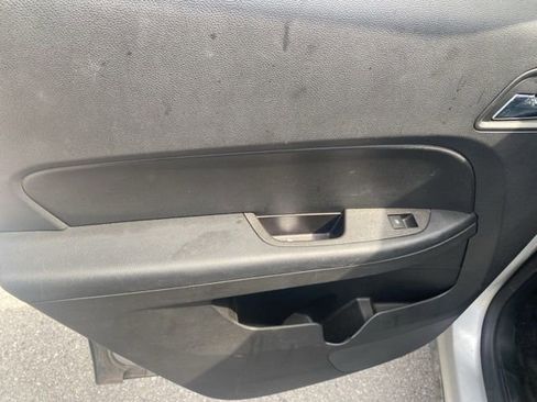 Used 2016 Chevrolet Equinox LTZ w/ Enhanced Convenience Package image 12