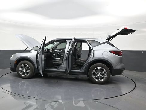 Used 2024 Chevrolet Blazer LT FWD image 29