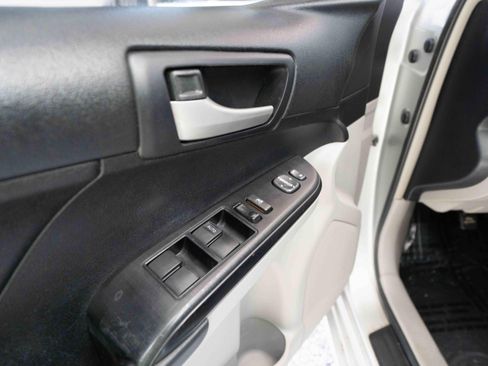 Used 2012 Toyota Camry LE FWD image 7