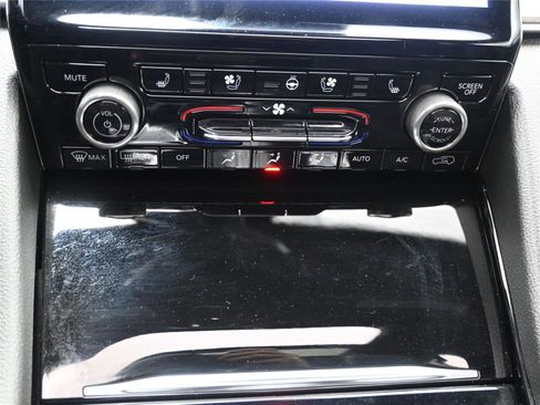 Used 2023 Jeep Grand Cherokee Overland w/ Luxury Tech Group IV image 16