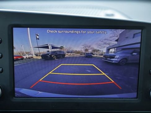 Used 2023 Hyundai Elantra SE image 33