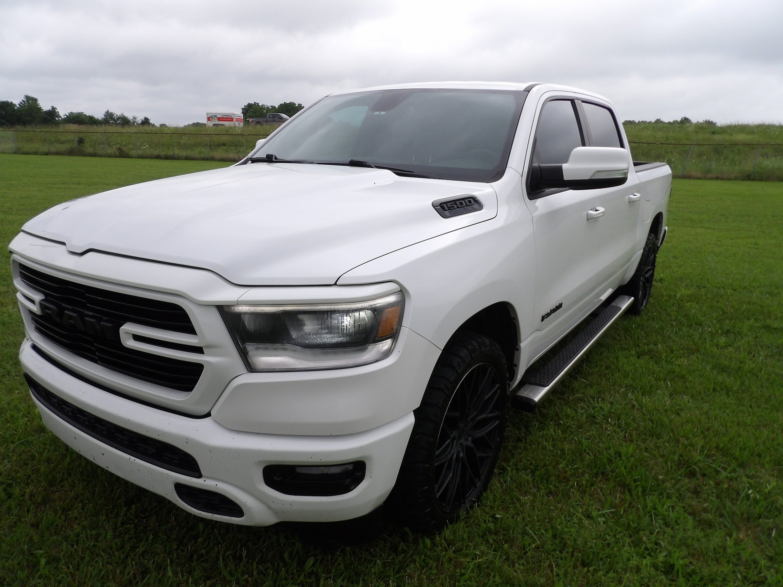 Used 2019 RAM 1500 Sport w/ Level 2 Equipment Group AWD/4WD image 3